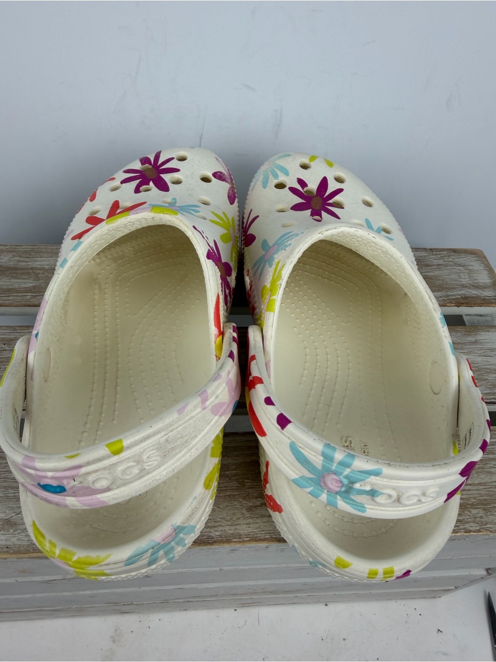 Crocs Kids floral Classic Crafted Daisy Clogs in the color Chalk size C13 - Picture 9 of 13